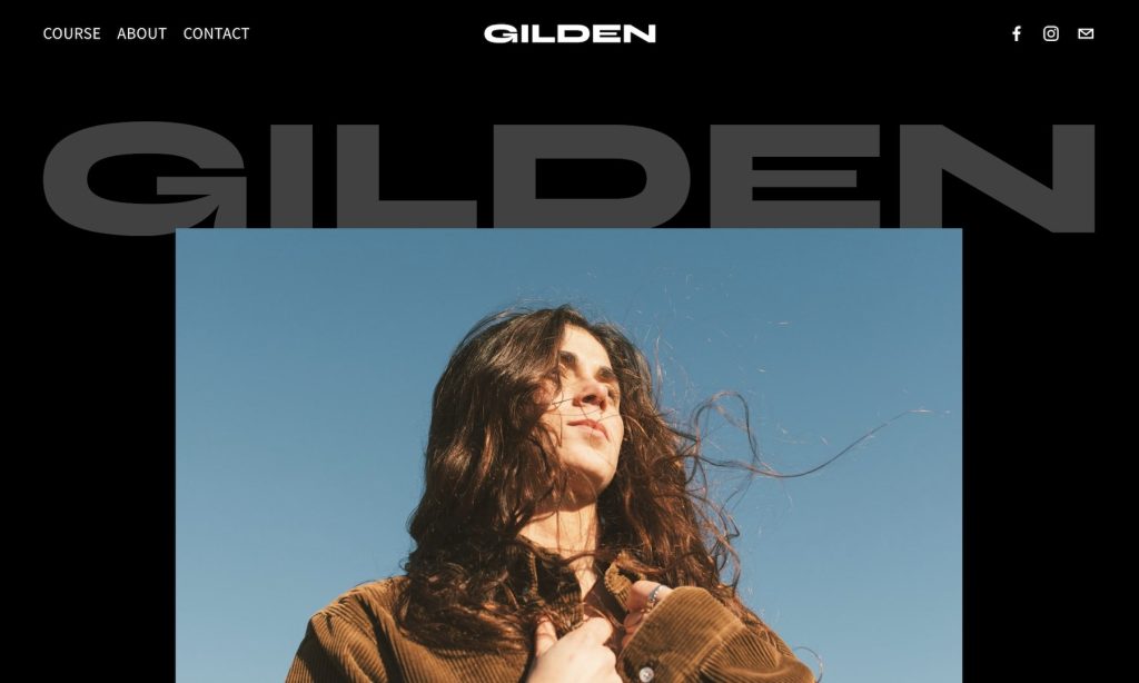 dark mode and high contrast aesthetic